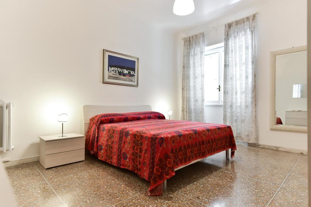 Red & White Vatican Apartment Rome Buitenkant foto
