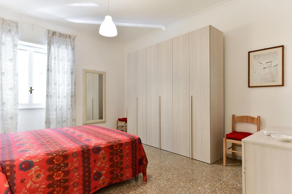 Red & White Vatican Apartment Rome Buitenkant foto