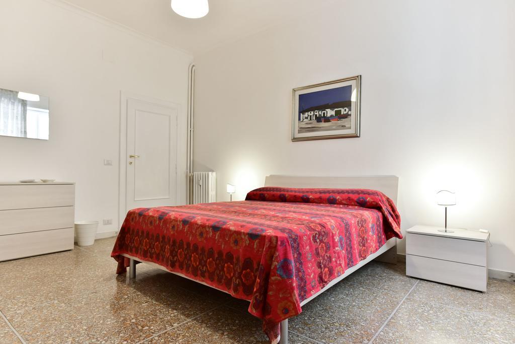 Red & White Vatican Apartment Rome Buitenkant foto